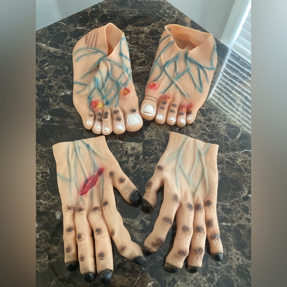 Zombie Cosplay Halloween Costume Latex Rubber Hands & Feet 1980s  VTG